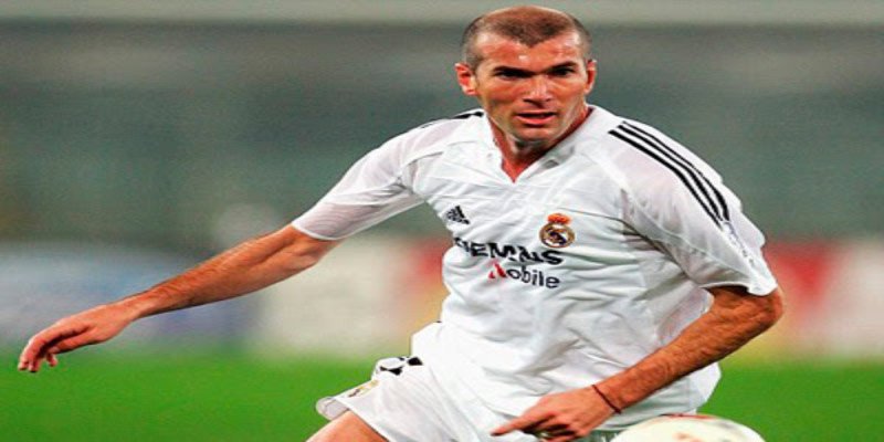 Zinedine Zidane: A Journey Through Football Greatness